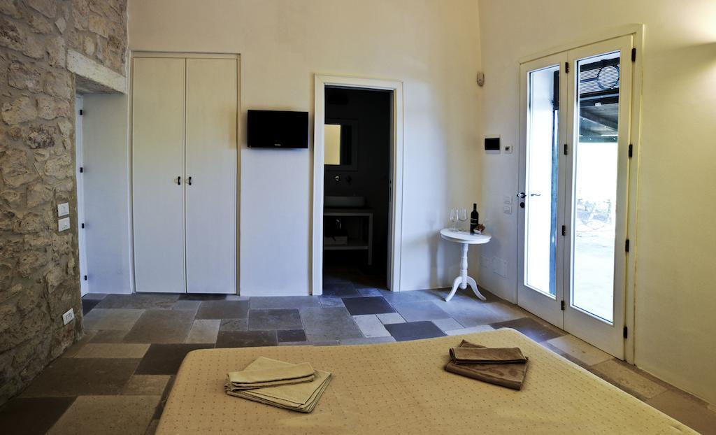 La Vecchia Tabaccheria B&B 오스투니 객실 사진